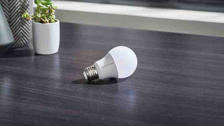 Samsung представила «розумну» LED-лампу Smart Bulb з підтримкою Bluetooth